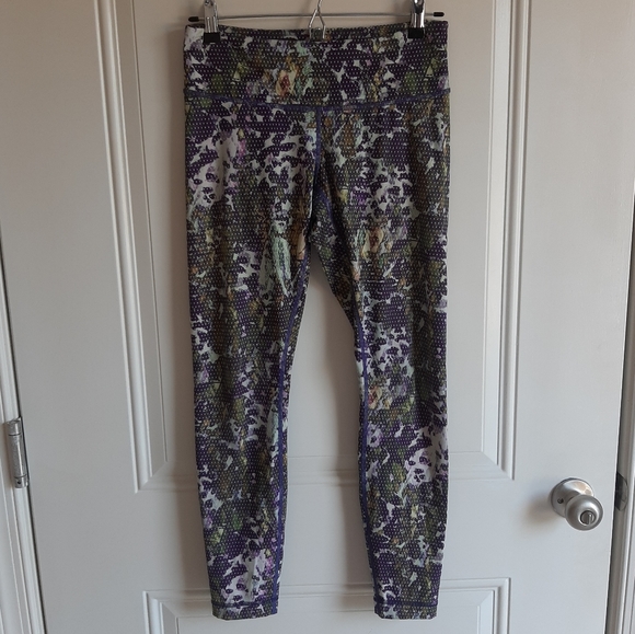 lululemon athletica Pants - Lululemon Iris Flower Wunder Under Pant Size 6
